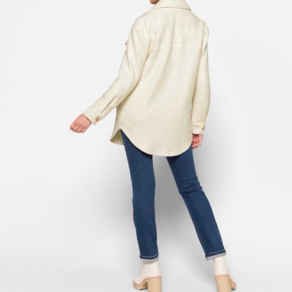 Shacket - Picture 5 of 5